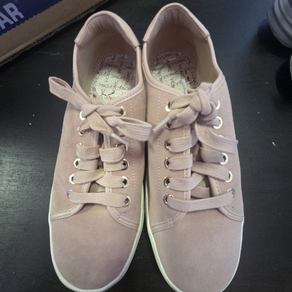 Vionic Shoes - Womens VIONIC Size 6 Sunny Brinley‎ Sneakeds